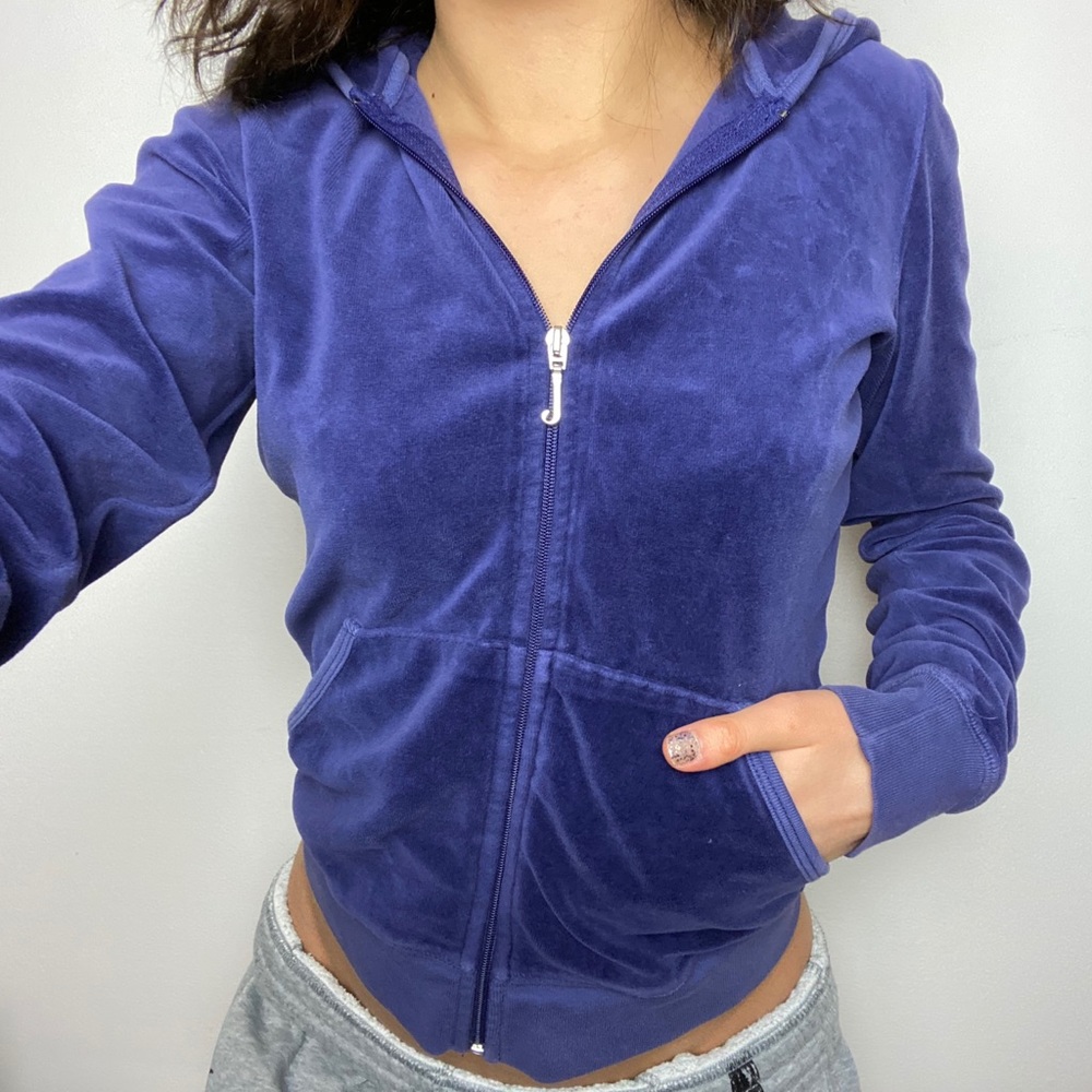 Beautiful Vintage Juicy Couture Zip Up Hoodie!